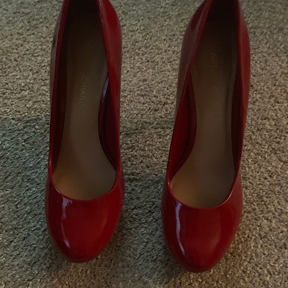 ARTURO CHIANG RED STILETTOS. SIZE 8. - Picture 4 of 9